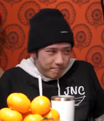 ジャにのちゃんねるのTシャツを二宮和也が着ている
