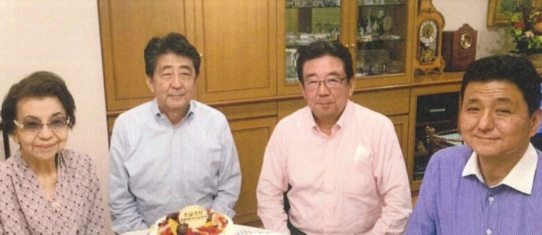 安倍晋三と兄弟、母の陽子