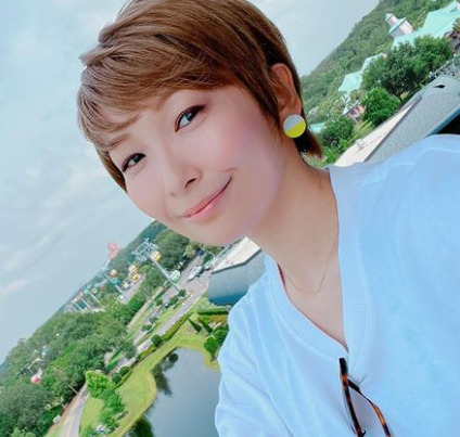色川奈津子